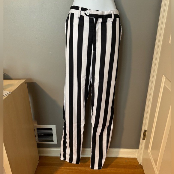 Men's Humbug Striped Suit - Picture 6 of 11